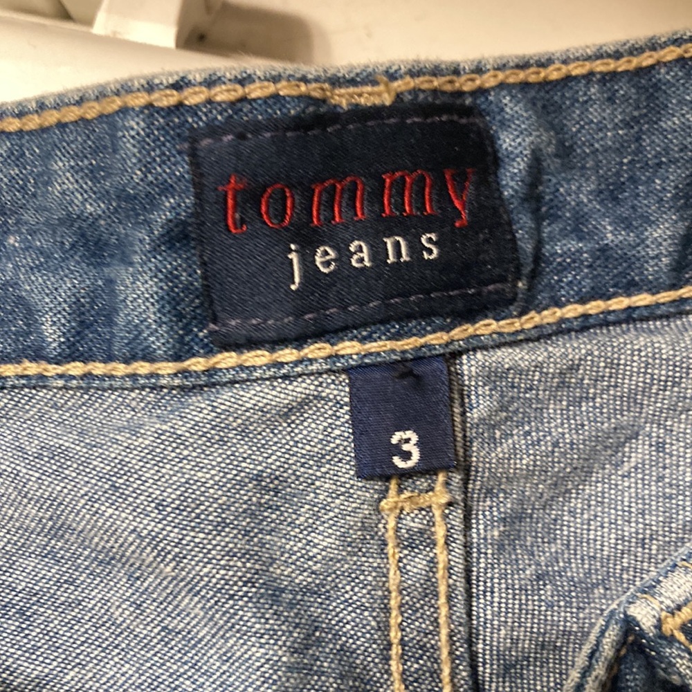 Tommy Hilfiger mid rise button front flared jeans like new - Picture 5 of 6